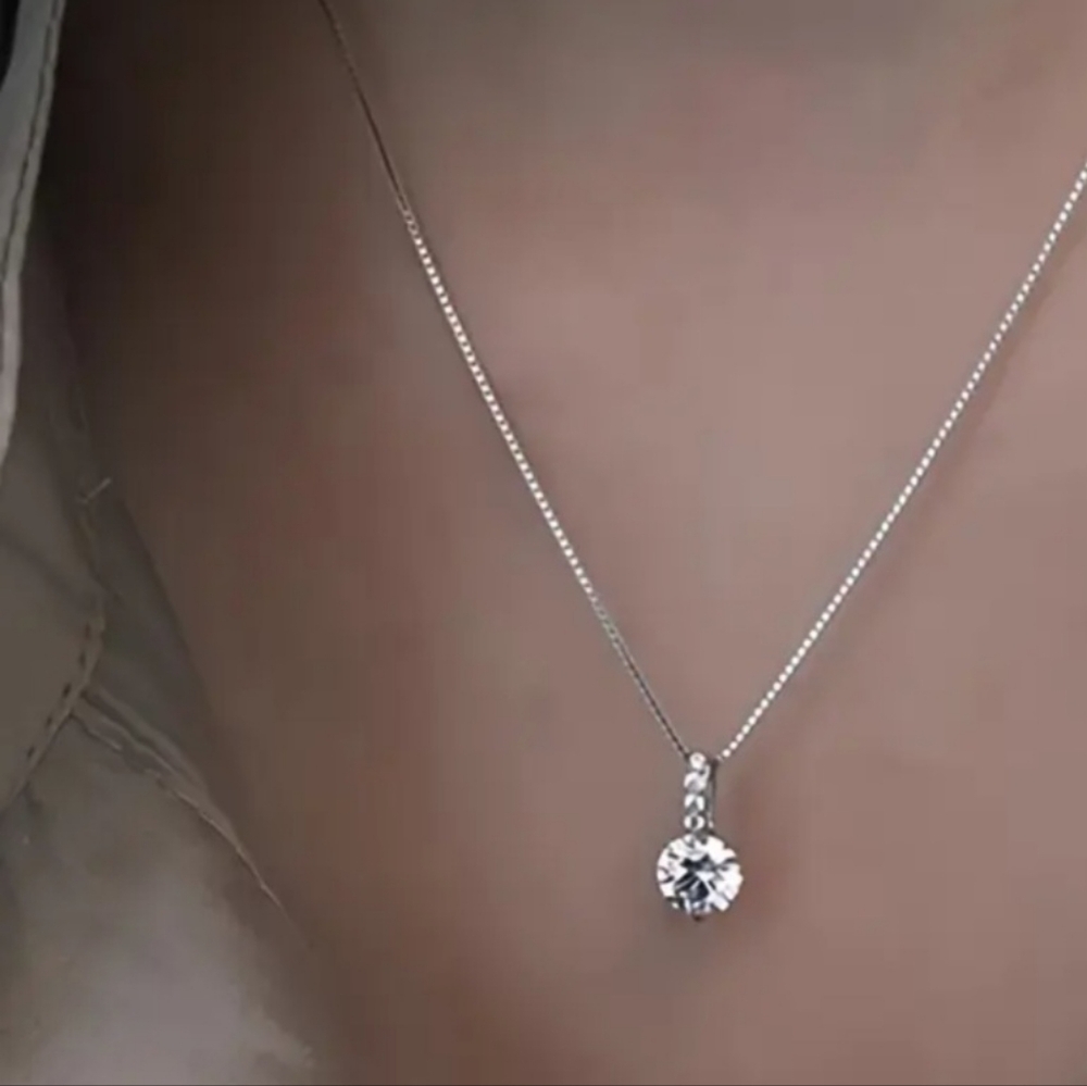 Zircon water drop pendant. Simple clavicle chain NWT. Fast Ship 4,000 Items Sold